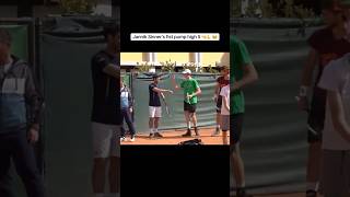 Jannik Sinner Fist pump high 5 😂🤜🫷 #tennis #janniksinner #atp #athlete