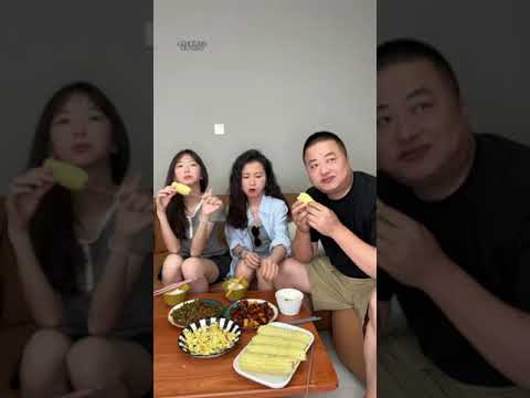 原来是玉米一点都不甜啊,怪不得不喂我吃! #funny #搞笑 #comedy