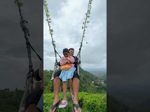 Bocil naik ayunan diatas gunung #bocil #ayunan #swing #shorts
