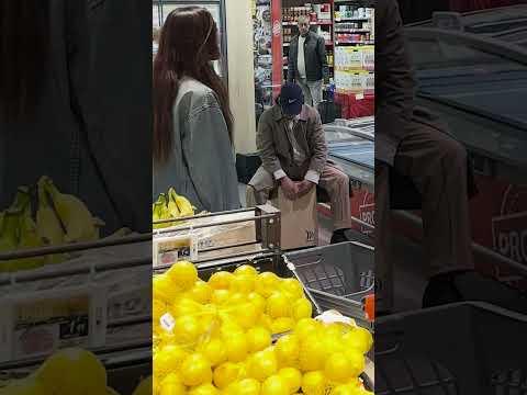 This is what happens when you play APT in a supermarket...😱