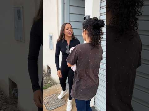 Eles negaram a entrada dessa mulher por causa da sua maneira de se vestir!
