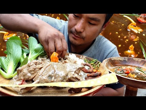 chicken with perilla seeds || fermented mustard leaf paste soup || pig intestine || kents vlog.