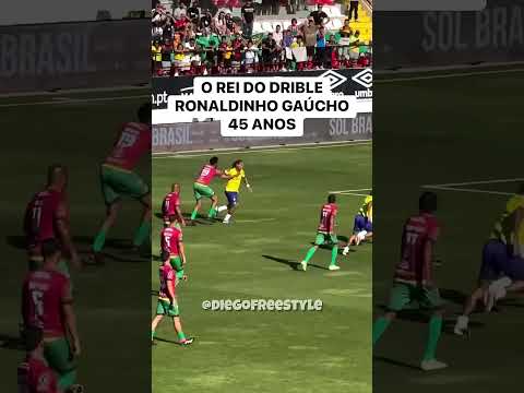 RONALDINHO QUASE AOS 45 ANOS CONTINUA DRIBLANDO IGUAL NO SEU AUGE NO BARCELONA 🤩🤙