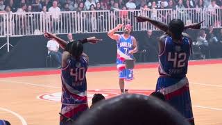 The Harlem Globetrotters op 2-10-26 in Rotterdam Ahoy 