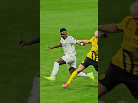 VINICIUS JR INCREÍBLE PRESIÓN VS DORTMUND EN CHAMPIONS LEAGUE #football #shorts #realmadrid