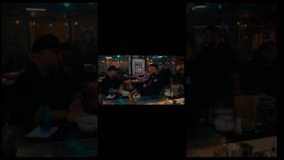 Spoko s Lukášom Adamcom pri bare a whisky jak vždycky. 🥃 #smolaahrusky #lukasadamec #misavkosiciach