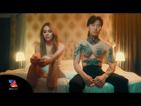 Aynur Aydın - Öldürdüm Bizi (Official Video)