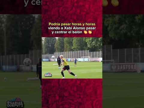 馃槸 Pasar铆a horas viendo a Xabi Alonso pasar el bal贸n 馃嚜馃嚫鈿斤笍 | #football #footballshorts #futbol #soccer