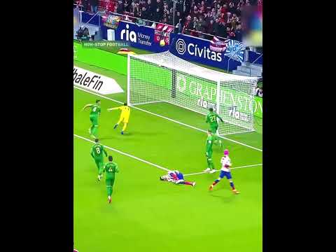 Morata Tidak Tahu Kalau Dia Mencetak Gol 😂