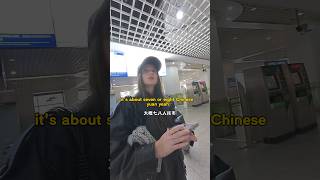 help russia beautiful girl and handsome guy in Shanghai airport,帮助俄罗斯女孩和男孩#russia#china #shanghai