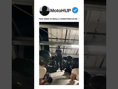 THIS VIDEO IS TOO GOOD 😎 #motoshorts #motolife #motorcycle #biker #bikergirl #shorts #riders #viral