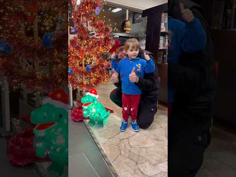T-Rex Christmas Edition 😂 #iosonounvirtuale #trex #christmas #unboxing #natale #dinosaur #shorts