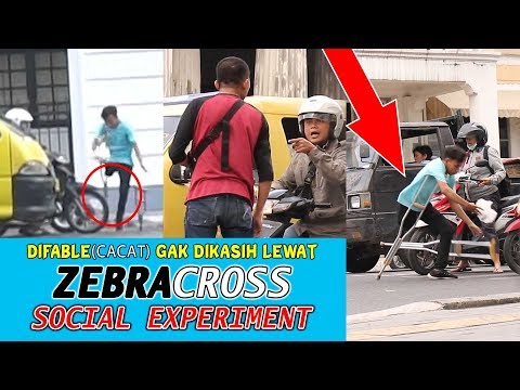 Social Experiment jadi ORANG CACAT DITABRAK SAAT MELINTAS DI ZEBRACROSS - BangZizz (PART 12)