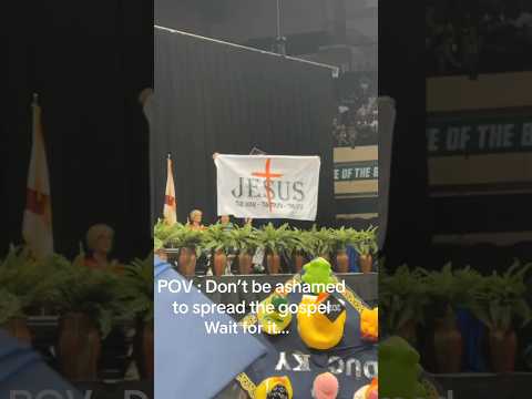 Graduate praises Jesus on stage🙌🎓 tiktok: gabe2cutty #praise #brandonlake