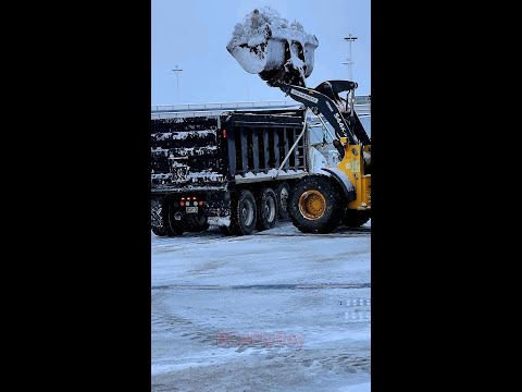 DCA Airport's Battle Against Snow and Why It Never Shuts Down Winter Warriors