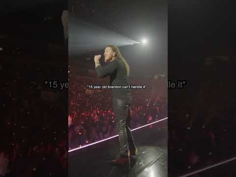 Is there a better way to end TOTR than some Creed?! Hahaha best tour prank ever