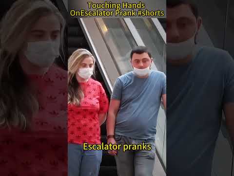 Escalator pranks๐คฃ #fyp #xyzbca #viral #funny