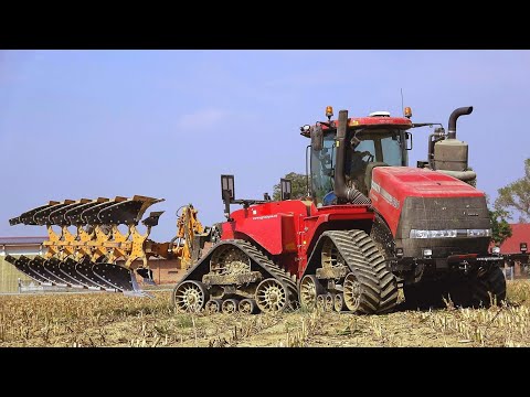 Case-IH Quadtrac 620 | MORO Aratri XFS 6 APW