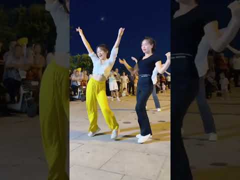#bestshuffle #dance #fashion #dancer #trend #shuffle #cuttingshapes #shuffling #trending #dancing