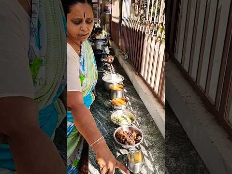 அம்மா என்ன பண்ற? இனிக்கு என்ன சமையல்? #vigneshkitchen #youtubeshorts