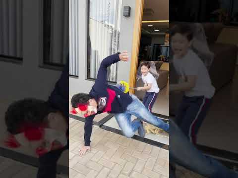 Funny prank - Assustando o Rafael com Máscaras de Halloween 😂 #shorts