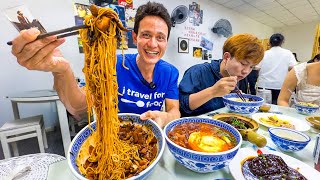 I Tried Viral Chinese Noodles in Shanghai!! 🇨🇳