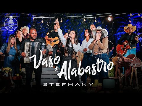 Stefhany - Vaso de Alabastro (Clipe Oficial) Louvor, Café & Amigos - DVD Essência II