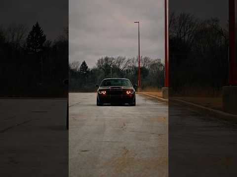 🔥 El Dodge que fue demasiado poderoso para la calle… ¡y también para la pista!