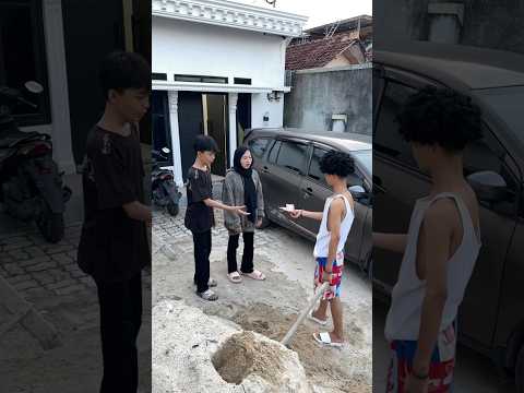 PURA-PURA KAYA