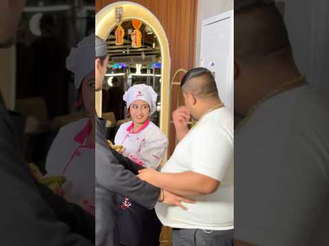لقد امسكنا بحرامى الطعام 😂😍