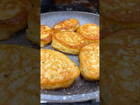Капуста,морковь и другие овощи придают этим оладьям прекрасный аромат и вкус