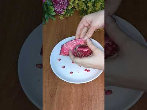 اختى جات تزرنا انهارده وجابلي خمسه كيلو رمان بس اللى حصل كان مفاجأه