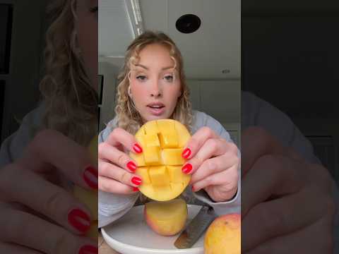 Weโve been cutting mangos wrong?! #ytshorts