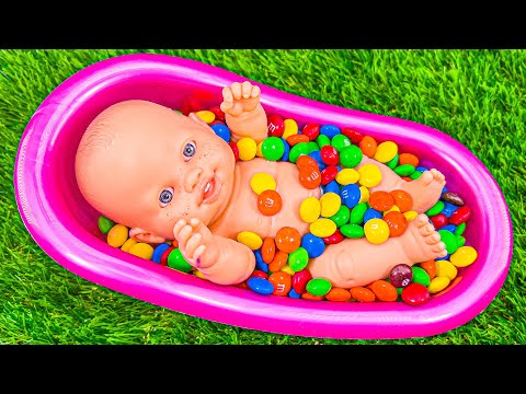 3 Minutes Satisfying with Unboxing Cute Doll Bathtub Game, Review Washing & Doctor Playset ASMR