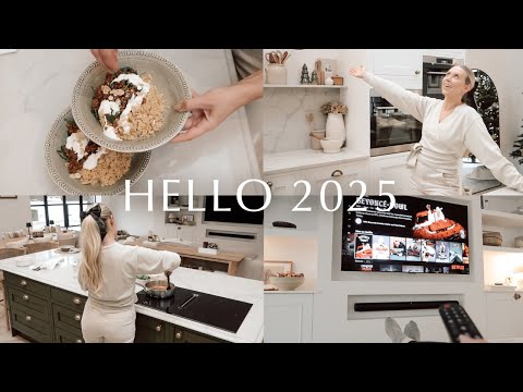 HELLO JANUARY 2025 New Year Reset VLOG taking down the decorations