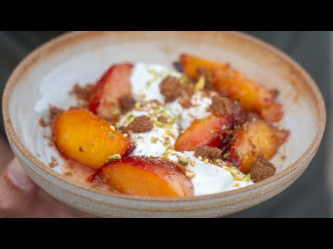 Dessert frais et rapide d’été  : skyr, nectarines au miel, et spéculoos