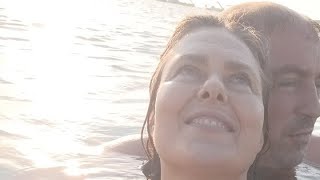 Hi