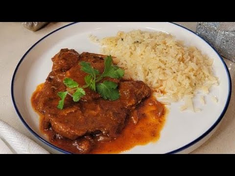 Chuletas en salsa roja