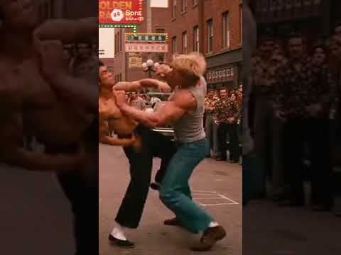 Bruce Lee's energy and beefy kicks #brucelee #shorts #kungfu #martialarts #kungfulegend #mma #fyp