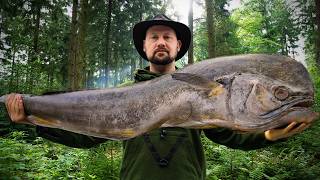 Ganzer Dolphinfish im Grillkorb mitten im Wald gegrillt 🐟🌳🔥