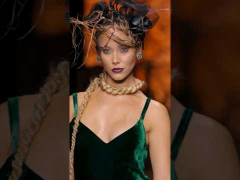 DEVOTION MY LIPS SLIP DARK GREEN          New Runway Collection available online at www.amoralle.com