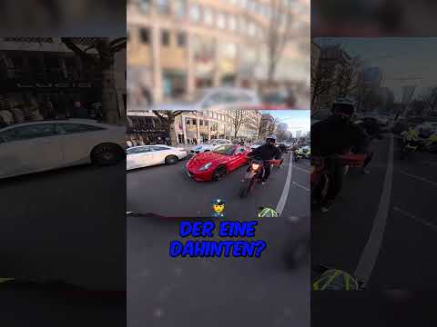 Polizei kommt mit Zollstock