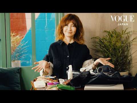 YOUが、工夫と楽しさがたっぷり詰まったバッグの中身を大公開！ | In The Bag | VOGUE JAPAN
