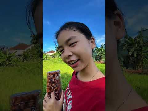 Chủ quán nóng tính va phải cô bé nóng tính hơn #shorts