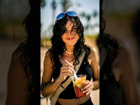 Street photography w/ @aicrageiluj ๐....#venice #portrait #sonyalpha #presets #fashion #lightroom