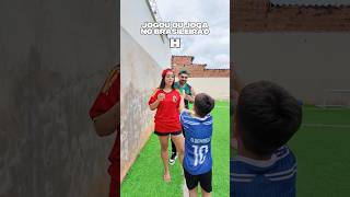 UM JOGADOR COM A LETRA…