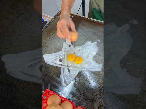 Making a hamburger by drawing a star with an egg?โญ๏ธ๐ณ