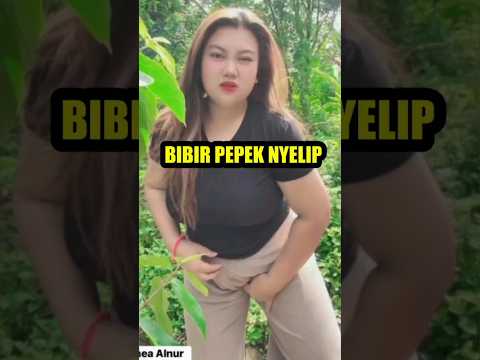 Model Outfit Anti Nyelip