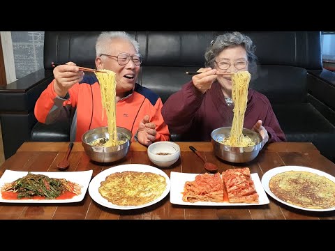 할아범 우리 국수 한그릇씩 할까요? 할머니표 5분 잔치국수 먹방 (애호박 계란전) simple noodles mukbang / korean recipes / asmr mukbang