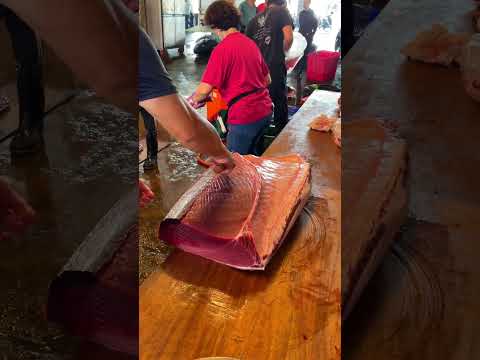 Luxurious Bluefin Tuna Otoro: Perfectly Trimmed to Perfection! #bluefintuna #otoro #sushi #sashimi